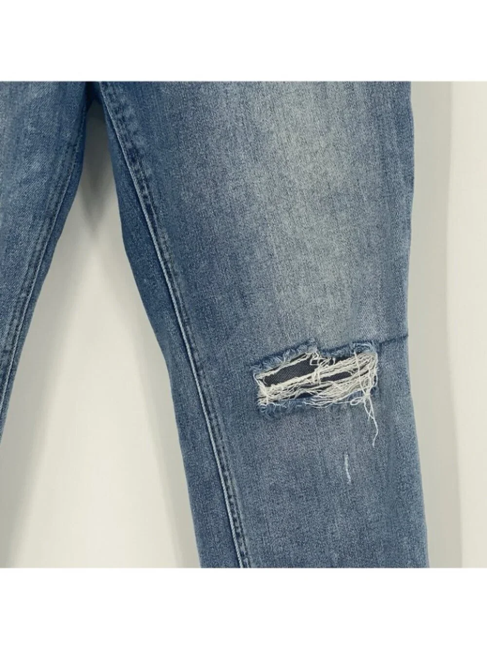 KUT From The Kloth Size 8 Blue Rachel High Rise Mom Jeans Cropped Distressed